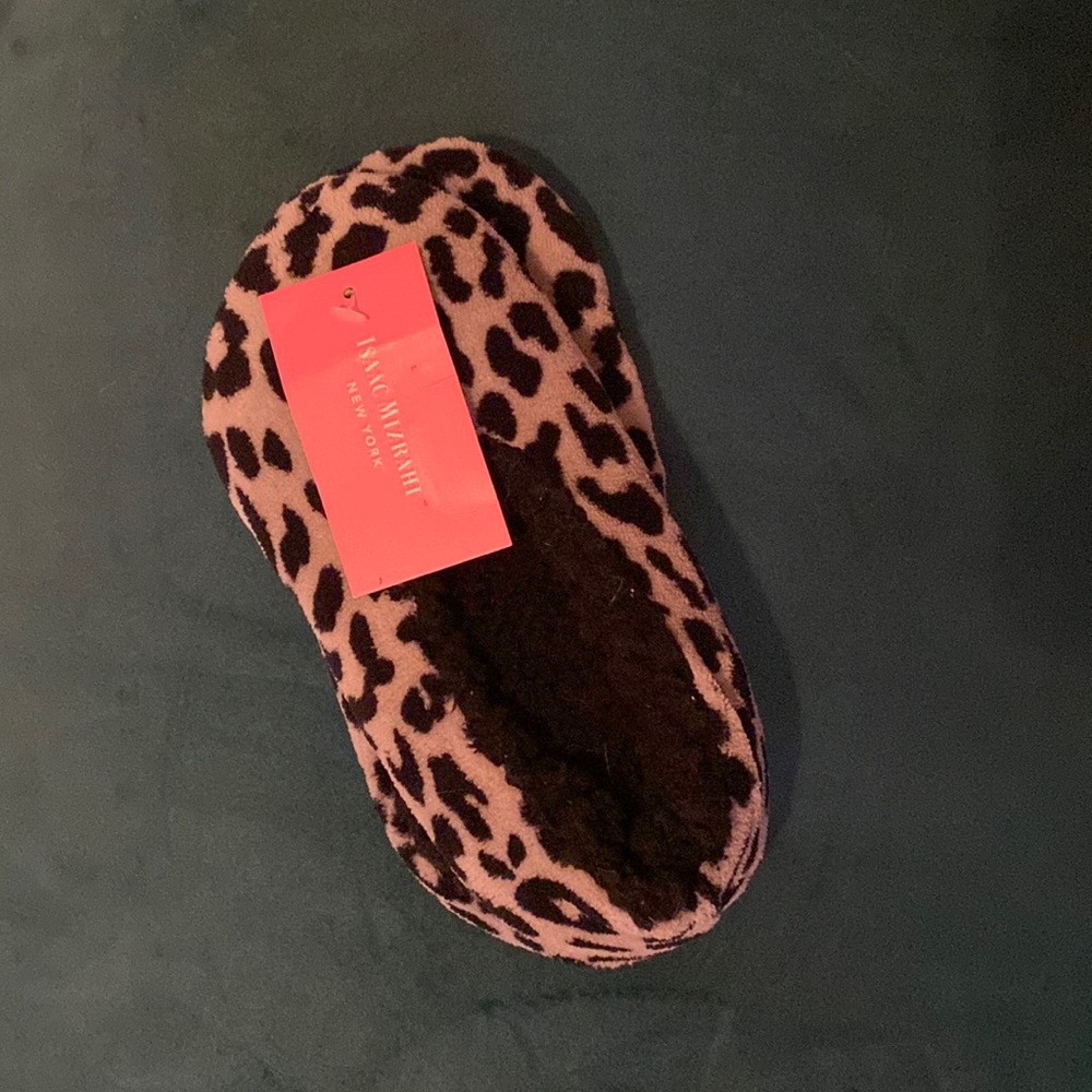NWT Cozy leopard-print slippers from Isaac Mizrahi